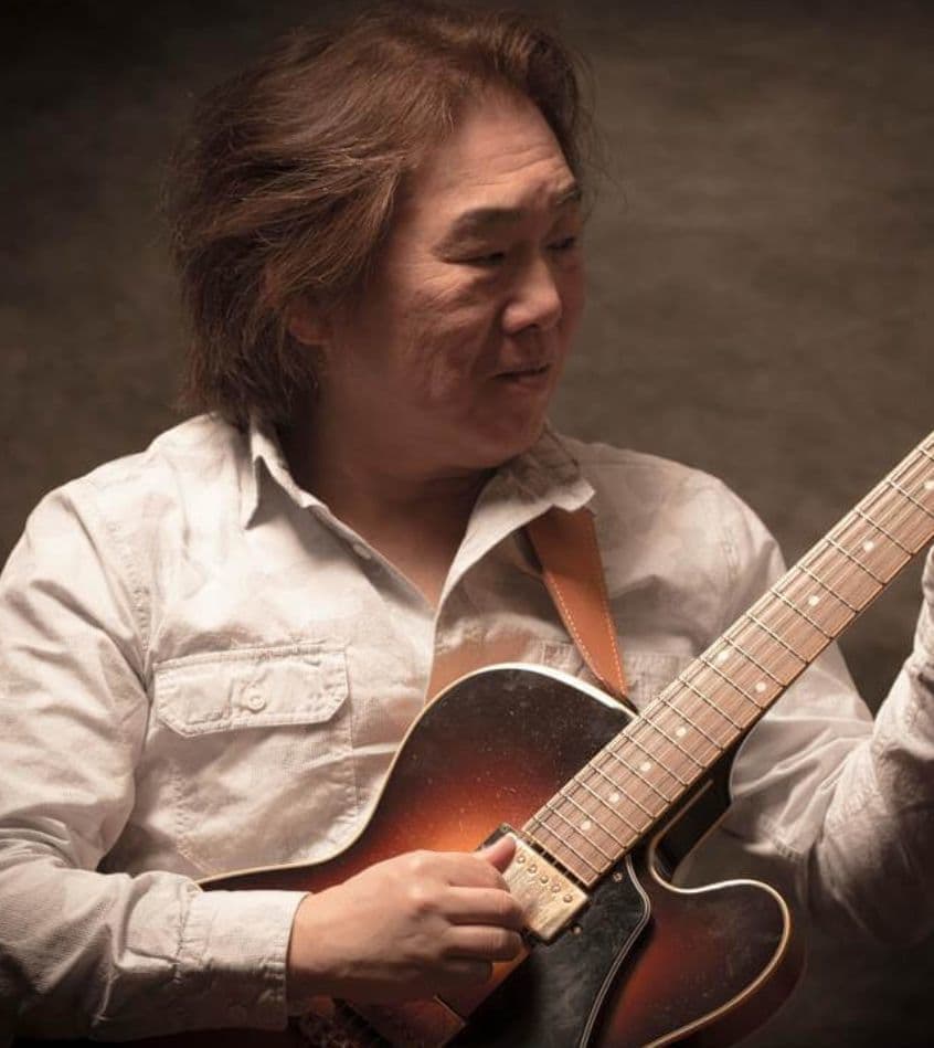 岩見和彦【ギター】