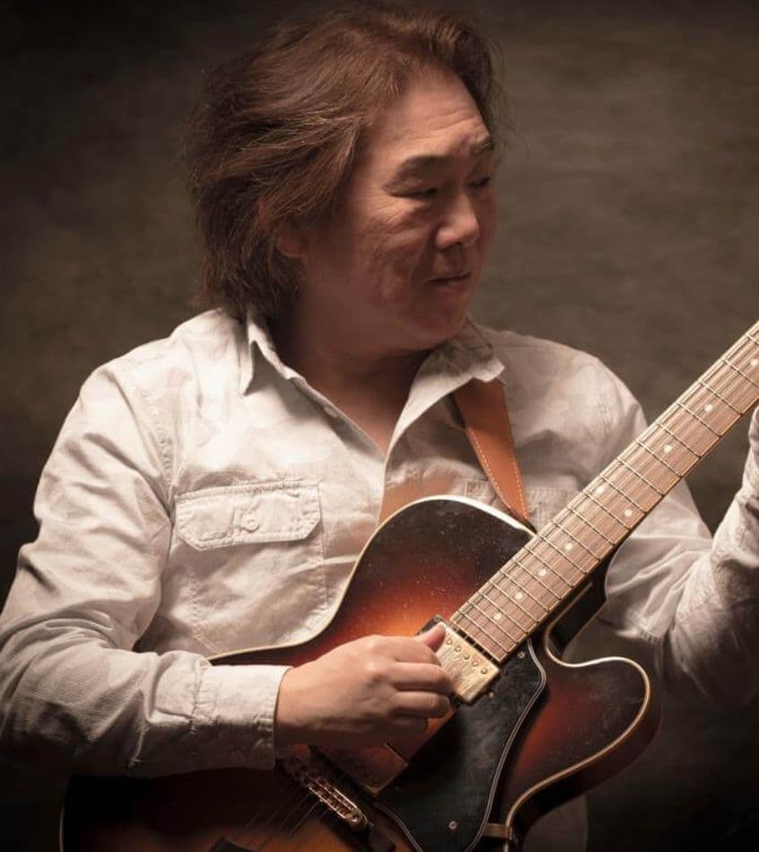 岩見和彦【ギター】